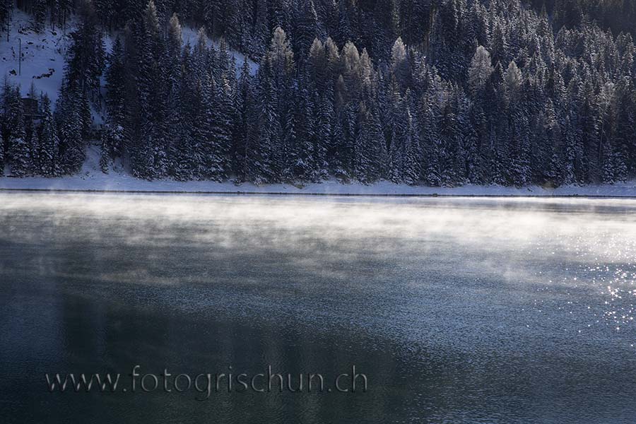 Schliessen von Davosersee_Nebel.jpg