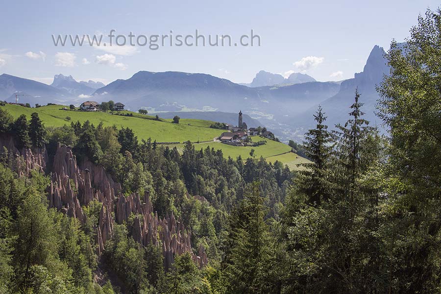 Schliessen von Erdpyramiden_SanNicolo.jpg