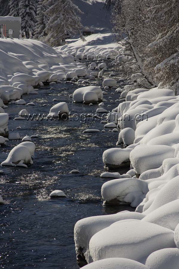 Schliessen von Landwasser_Glaris2.jpg