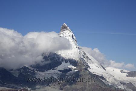 Klick für Originalgröße :Matterhorn_Wolke.jpg