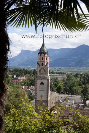 Klick für Originalgröße :Meran_Kirche.JPG